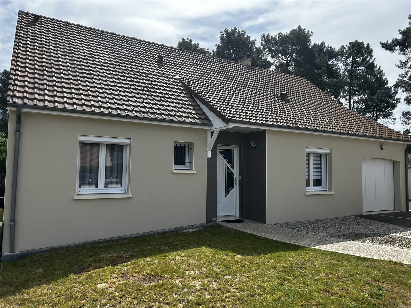 Restauration d'appuis de fenêtre et finitions extérieures harmonisées