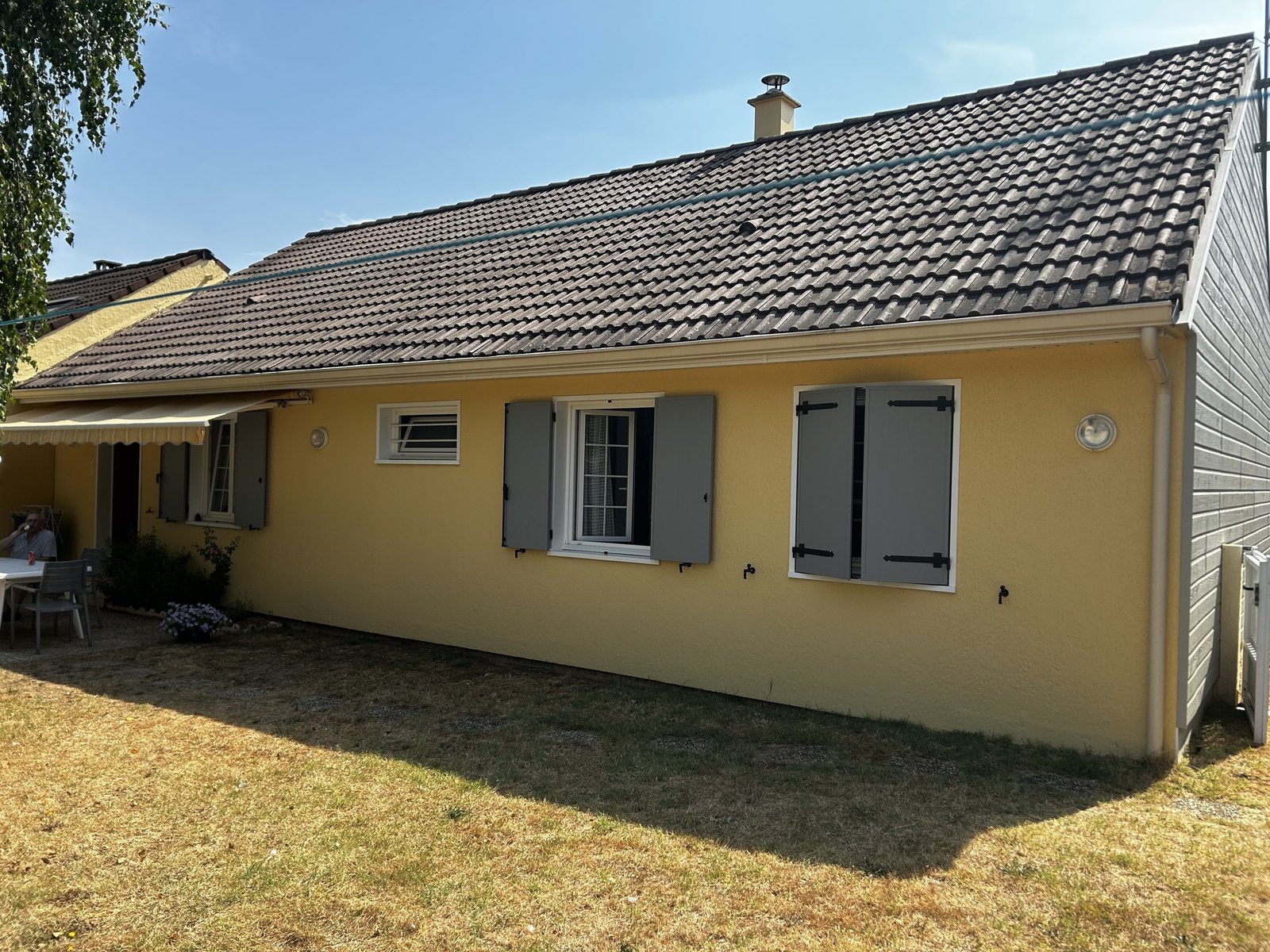 Après : façade remise en peinture