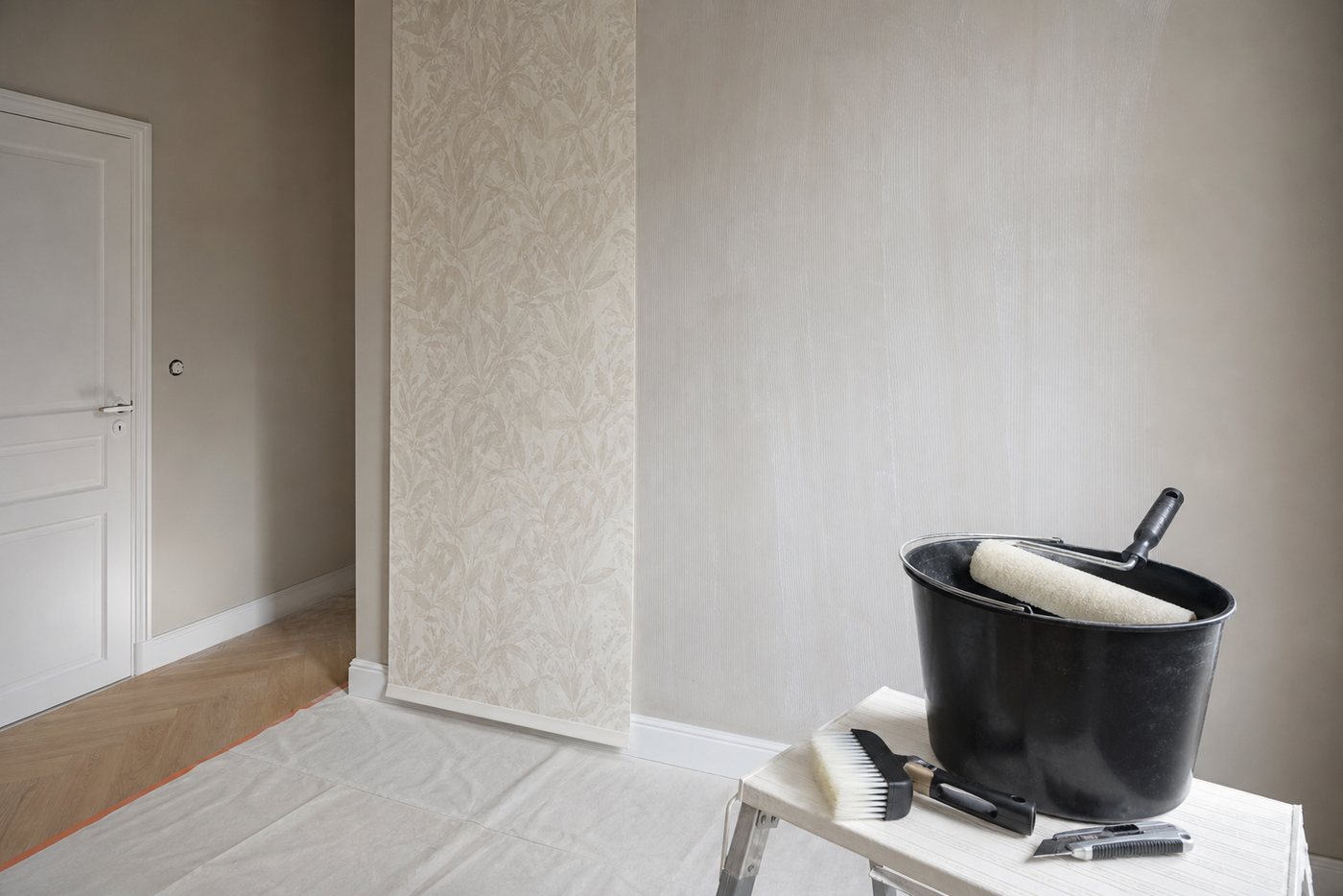 Comparer : papier peint intissé ou traditionnel